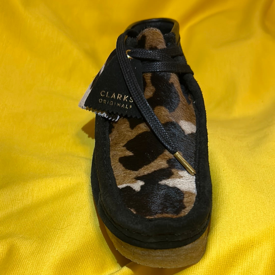 Cow print combi wallabee